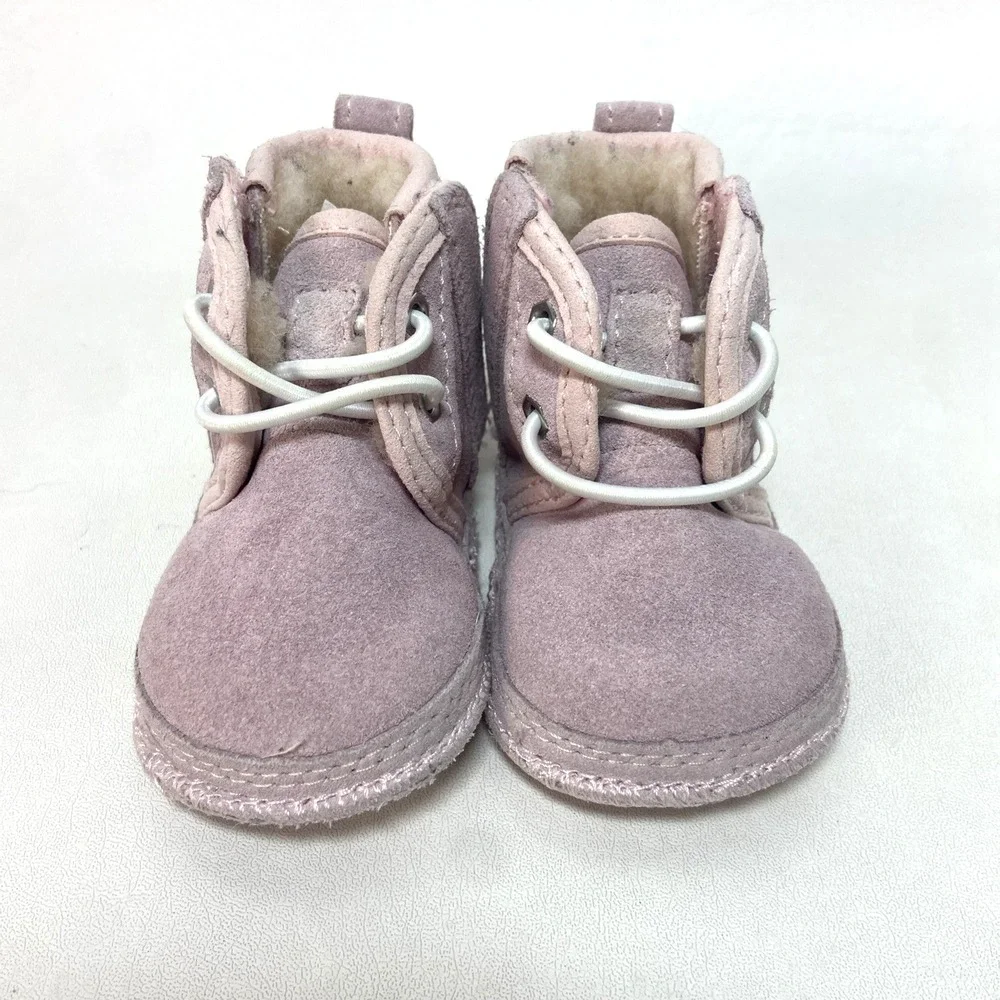 Uggs Neumel‎ Baby Pink Girls Suede Toddler Boots Size 0/1 3-6 Months Booties